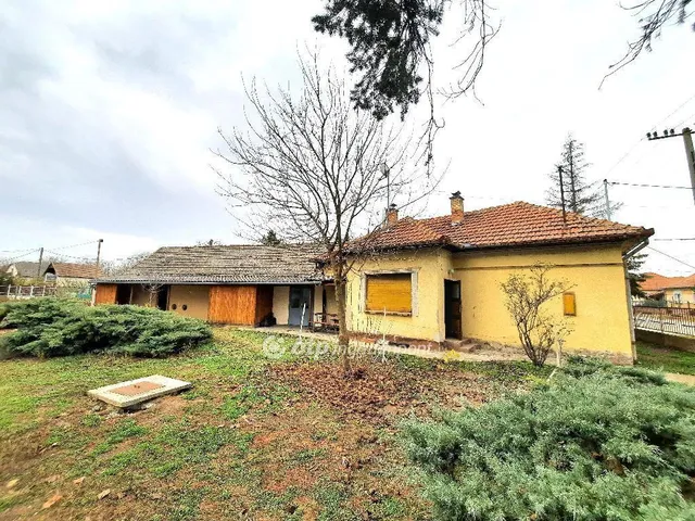Eladó ház Tiszakécske 90 nm