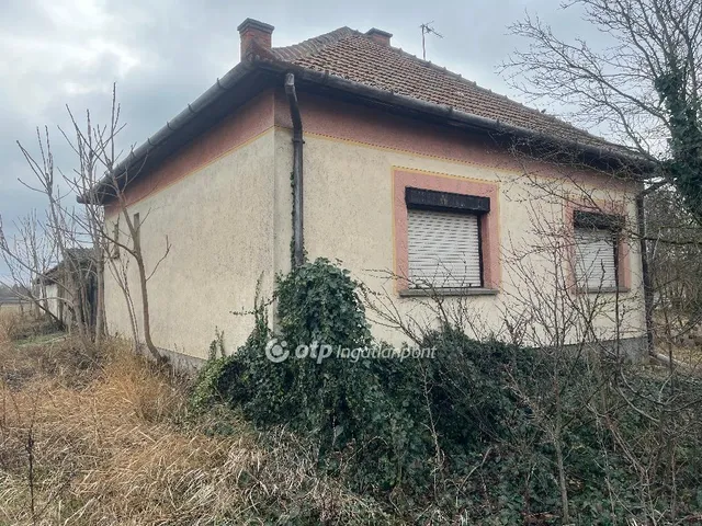 Eladó ház Tiszaföldvár 53 nm