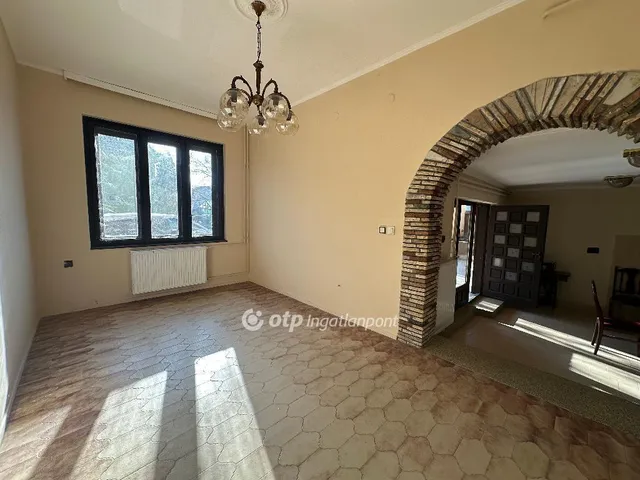 Eladó ház Orosháza 294 nm