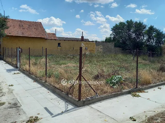 Eladó telek Csongrád 786 nm
