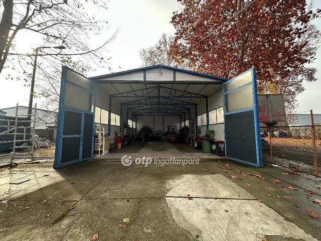 Eladó kereskedelmi és ipari ingatlan Csongrád 350 nm