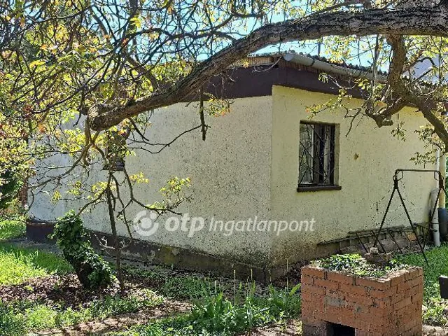 Eladó telek Diósd 700 nm