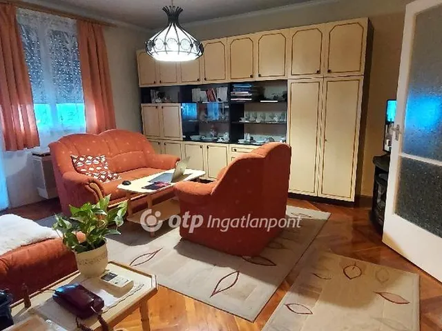 Eladó lakás Kunszentmárton 68 nm