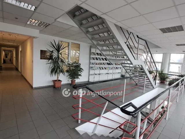 Kiadó kereskedelmi és ipari ingatlan Budapest III. kerület 90 nm