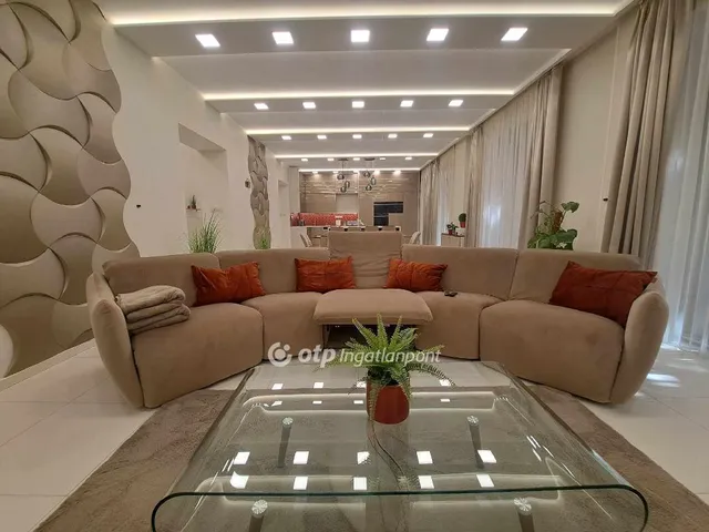 Eladó lakás Szeged 302 nm