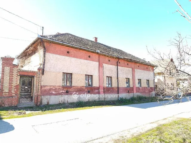 Eladó lakás Kunszentmárton 168 nm