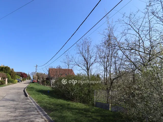 Eladó telek Pécel 1658 nm