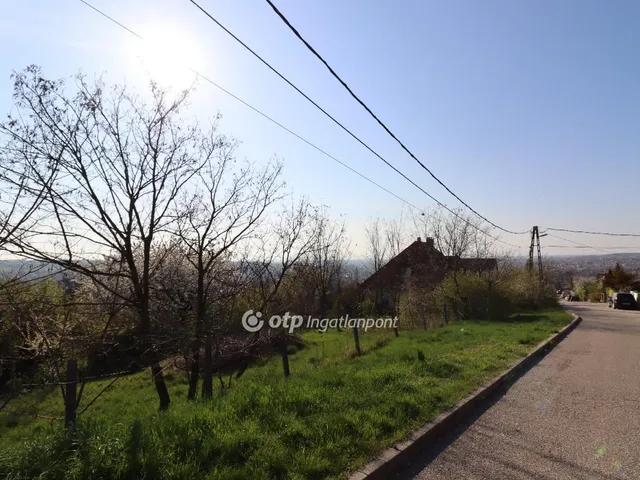 Eladó telek Pécel 1658 nm