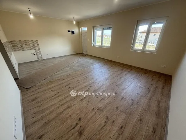 Eladó ház Tiszakécske 57 nm