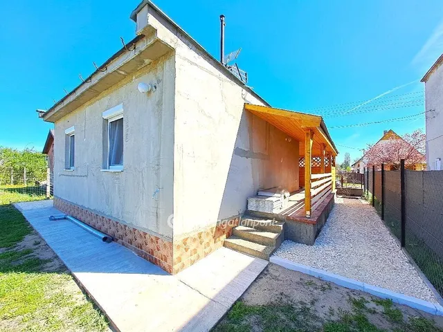 Eladó üdülő és hétvégi ház Tiszakécske 48 nm