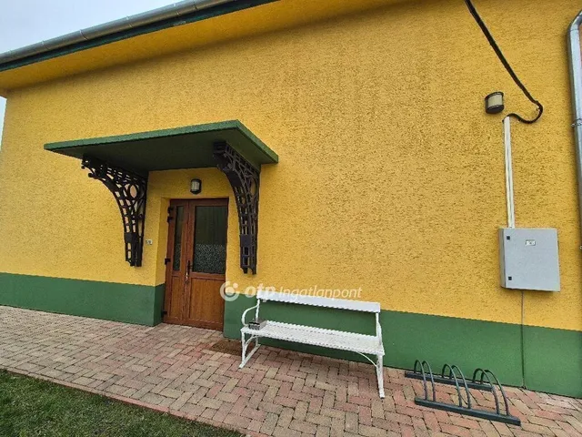 Eladó lakás Szentes 233 nm