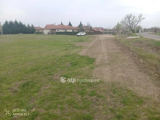 Eladó telek Kiskunfélegyháza 1420 nm