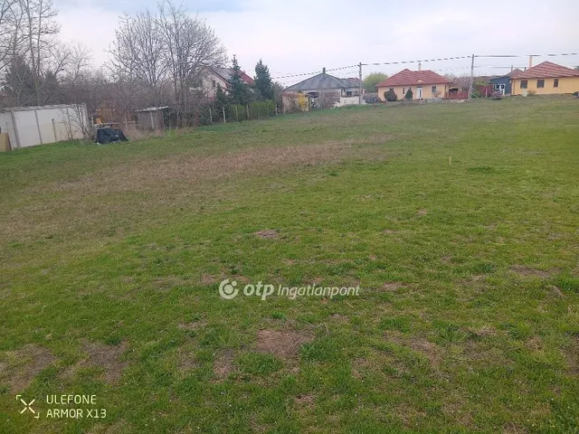 Eladó telek Kiskunfélegyháza 1420 nm