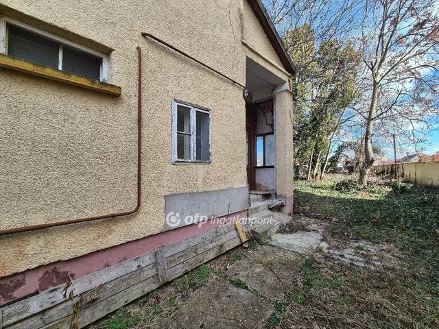 Eladó kereskedelmi és ipari ingatlan Szentes 74 nm