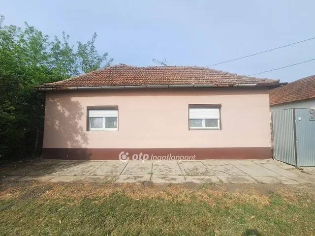 Eladó ház Magyarbánhegyes 128 nm