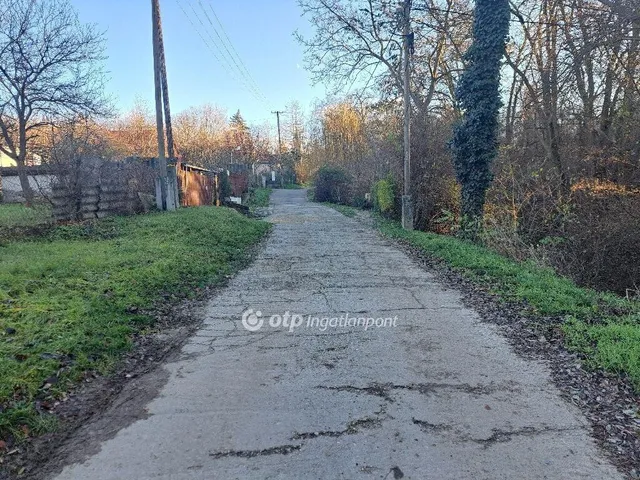 Eladó telek Kerepes 1855 nm