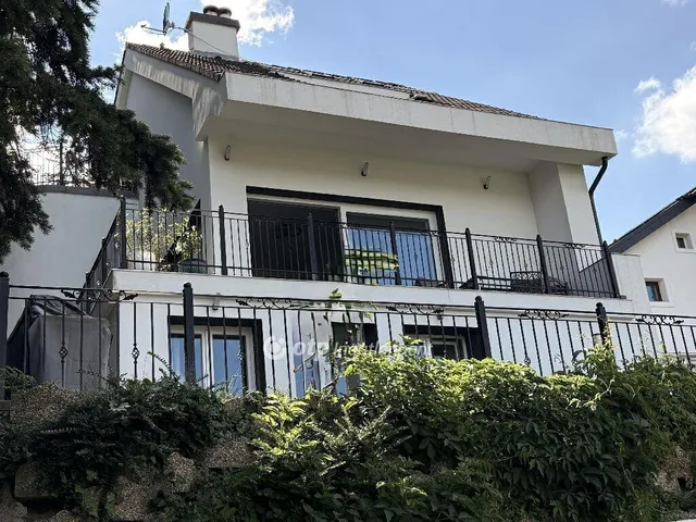 Eladó ház Budapest II. kerület 385 nm