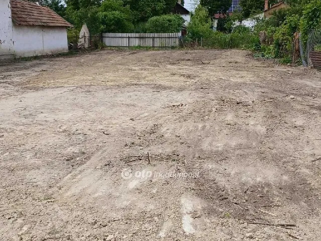 Eladó telek Csongrád 741 nm
