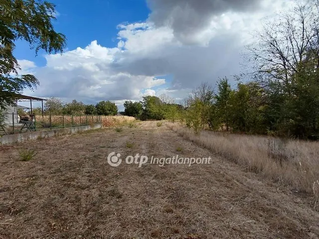 Eladó telek Orosháza 2658 nm