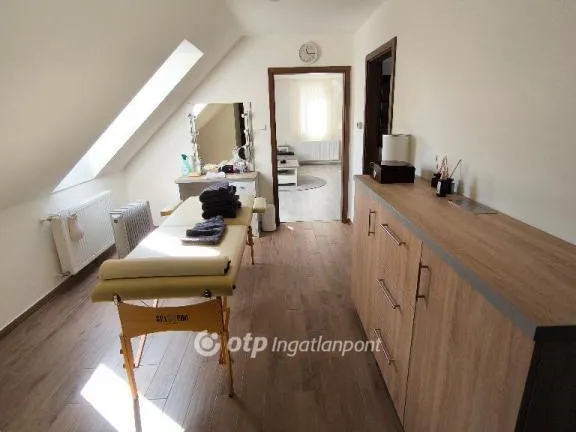 Eladó ház Solymár 320 nm