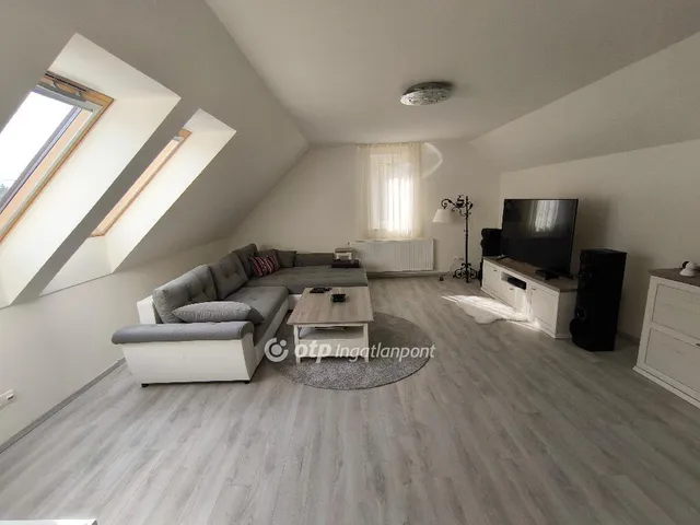 Eladó ház Solymár 320 nm