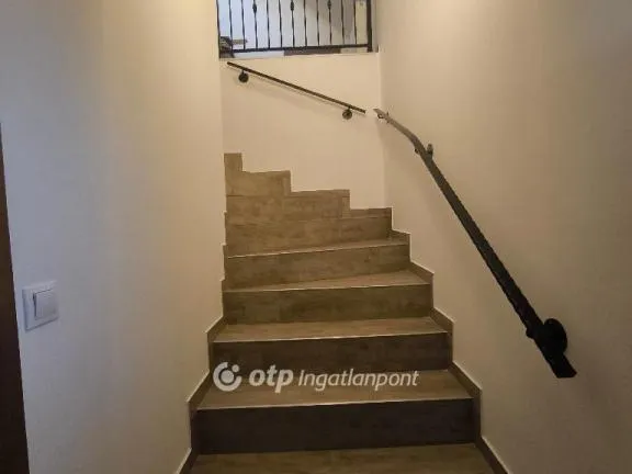 Eladó ház Solymár 320 nm