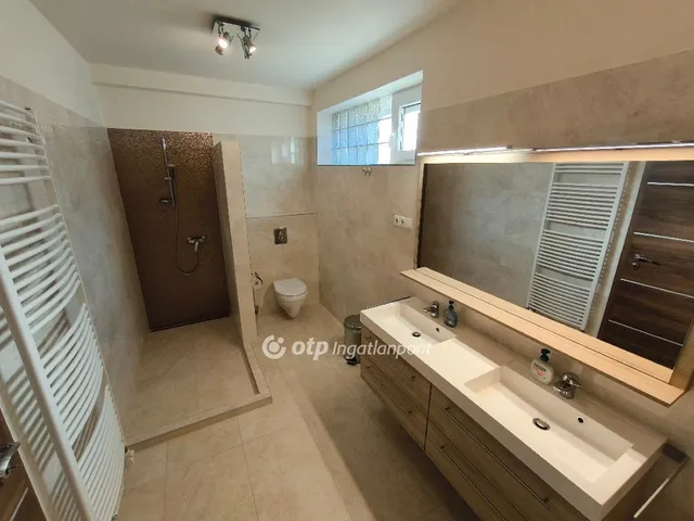 Eladó ház Solymár 320 nm