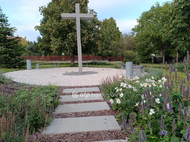 Eladó telek Solymár 736 nm