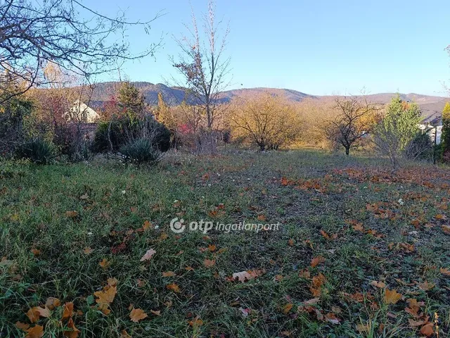 Eladó telek Solymár 1320 nm