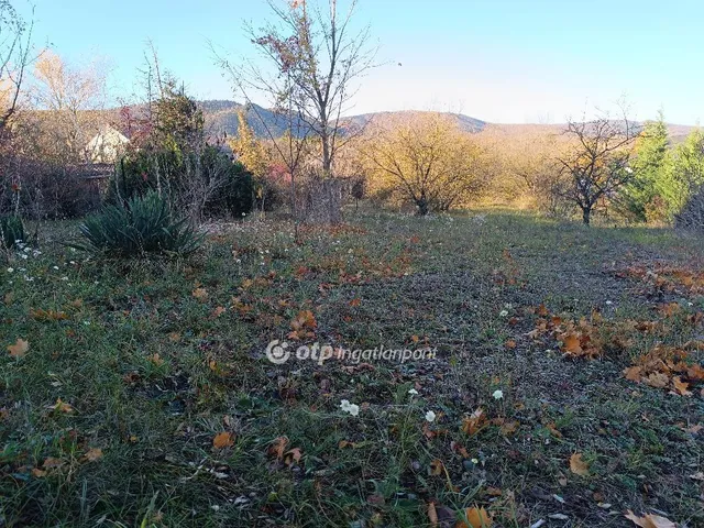 Eladó telek Solymár 1320 nm