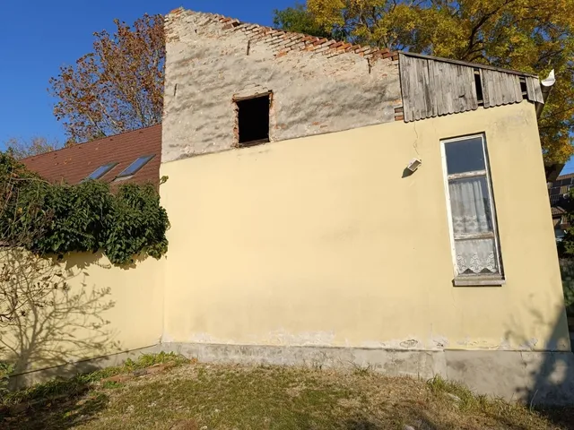 Eladó telek Budapest III. kerület 338 nm