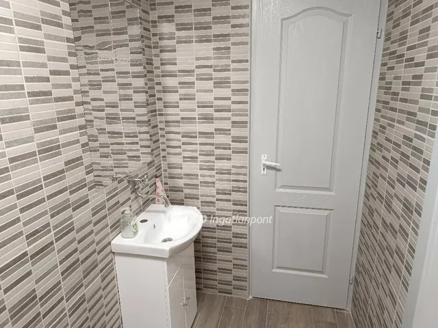 Eladó kereskedelmi és ipari ingatlan Budapest XI. kerület 80 nm