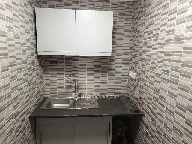 Eladó kereskedelmi és ipari ingatlan Budapest XI. kerület 80 nm