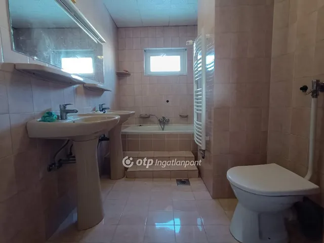 Eladó ház Solymár 190 nm