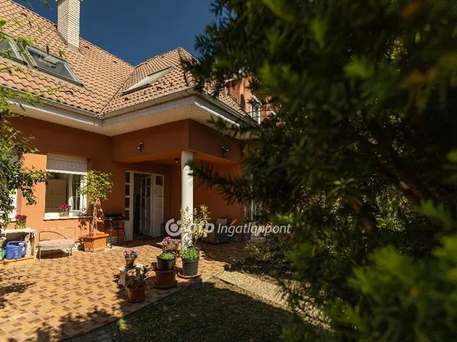 Eladó ház Solymár 248 nm