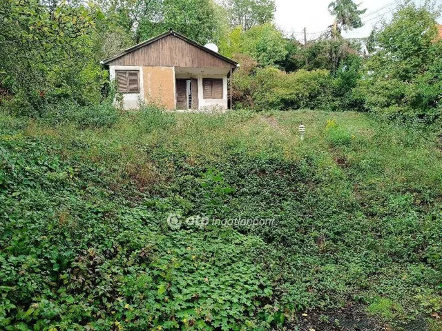Eladó telek Solymár 736 nm