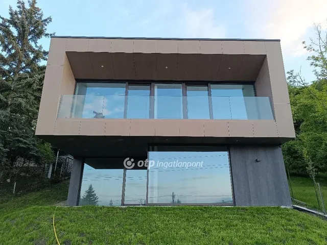 Eladó ház Solymár 331 nm