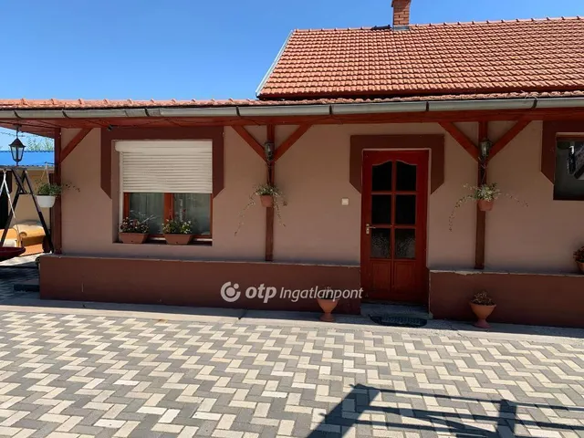 Eladó ház Csemő 108 nm