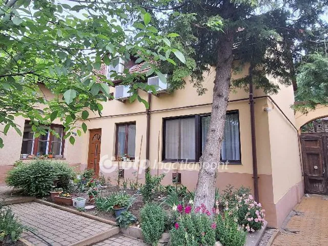Eladó ház Kecskemét, Belváros 196 nm