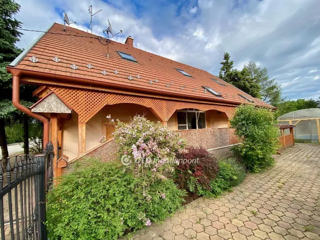 Eladó ház Kecskemét, Hetényegyháza 190 nm