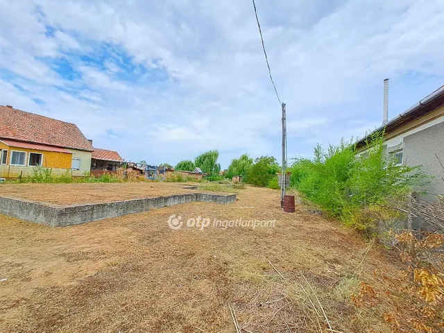 Eladó telek Nyársapát 1145 nm