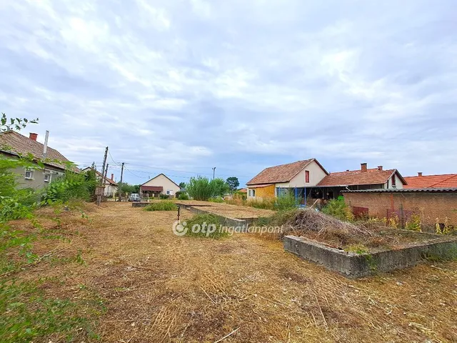 Eladó telek Nyársapát 1145 nm
