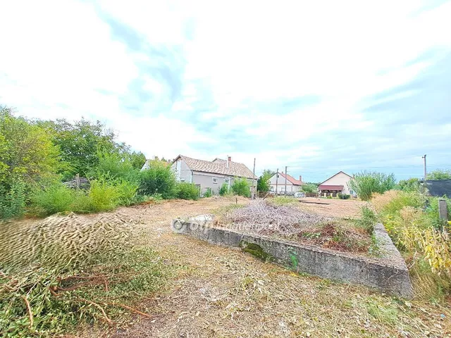 Eladó telek Nyársapát 1145 nm