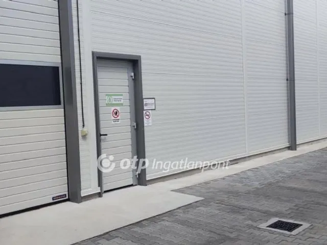 Eladó kereskedelmi és ipari ingatlan Helvécia 3800 nm