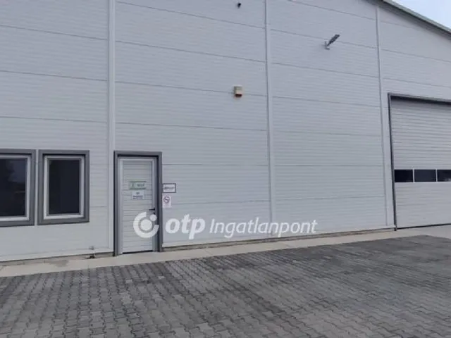 Eladó kereskedelmi és ipari ingatlan Helvécia 3800 nm