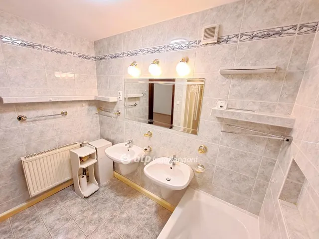 Eladó lakás Kecskemét 98 nm