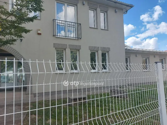 Eladó kereskedelmi és ipari ingatlan Kecskemét 536 nm