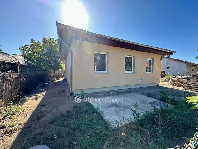 Eladó ház Cegléd 93 nm