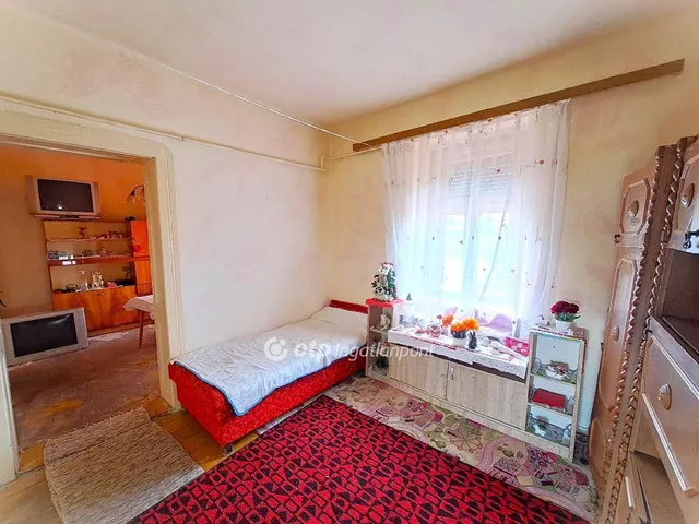 Eladó ház Kocsér 75 nm