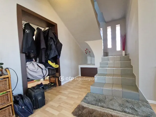 Eladó ház Cegléd 240 nm